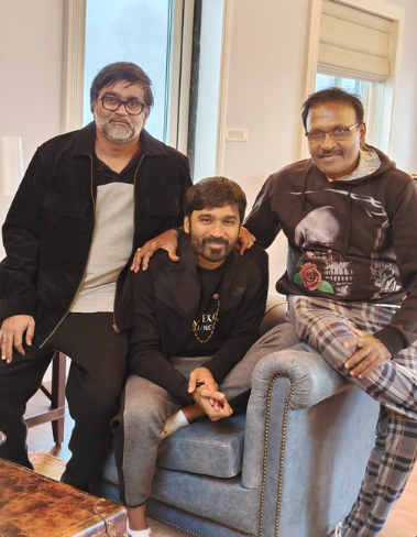 தனுஷ் with Selvaraghavan and Kasthuri Raja